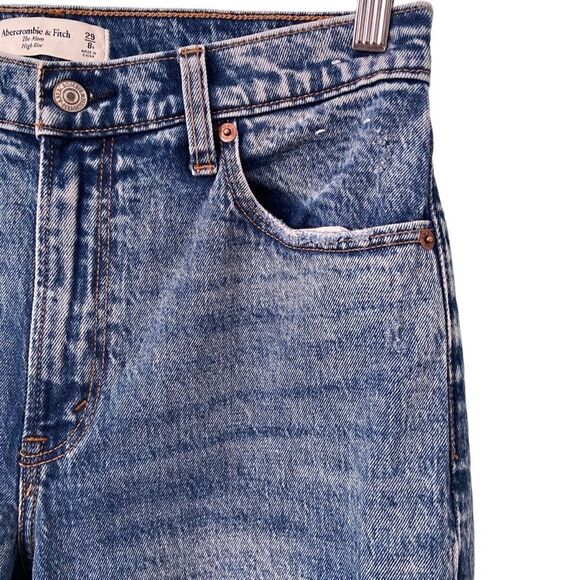 Abercrombie & Fitch The Mom High Rise Distressed Jeans in Size 8R | W29 - Picture 7 of 9